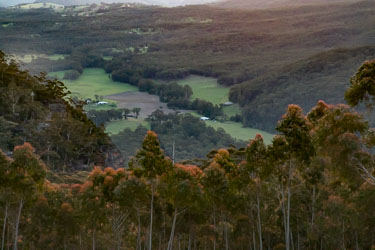 The sun has gone from the Megalong Valley. [5498]