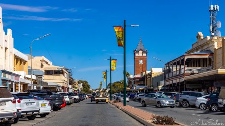 The main street of Broken Hill is Argent Street. The CBD is centred on Argent, and occupies several busy blocks. [3104]