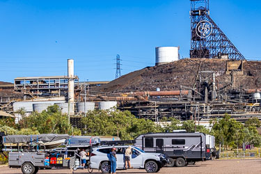 Travellers, some grey nomads, organising their rigs before setting out on the next leg of their journey. [6728]