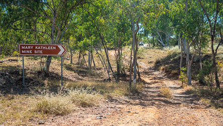 Amongst a maze of tracks, clear signage points the way to the pit. [0898]