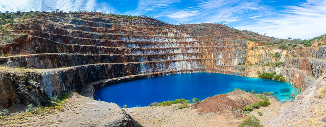 Panoramic view of the giant water filled pit of the defunct Mary Kathleen uranium mine. [0876]