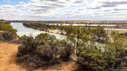 View of the Murray at Waikerie with a glimpse of a lagoon named after Jaeschke whose family farmed the region previously known as `Pooginook` (`abundant food`). [4626]