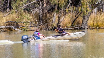 Toad of Toad Hall liked `mucking around in boats`, and here you can see why. Locals enjoying the river’s calm — a simple pleasure that connects today’s visitors to the town’s paddle‑steamer past.[4842]