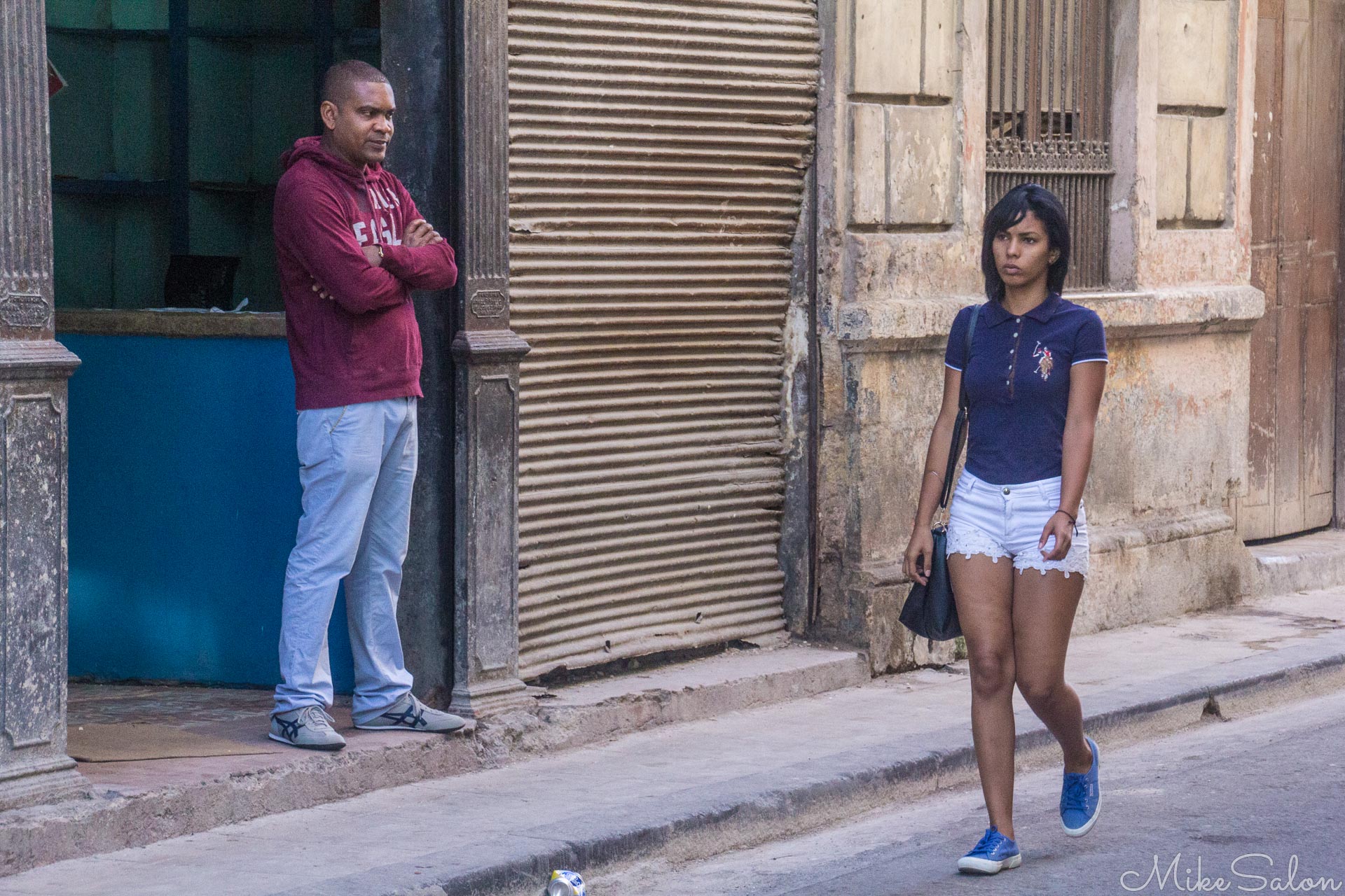Outside a Rations Store : So called Libreta stores in Cuba provide minimum quantities of essentials using a coupon system. (IMG_5642.jpg)<br>Camera: Canon EOS 60D