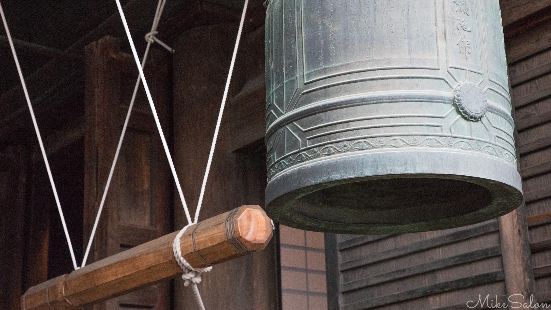 Temple Bell : At Zenko-ji in Nagano. (0D0A6516.jpg)<br>Camera: Canon EOS 5D Mark IV
