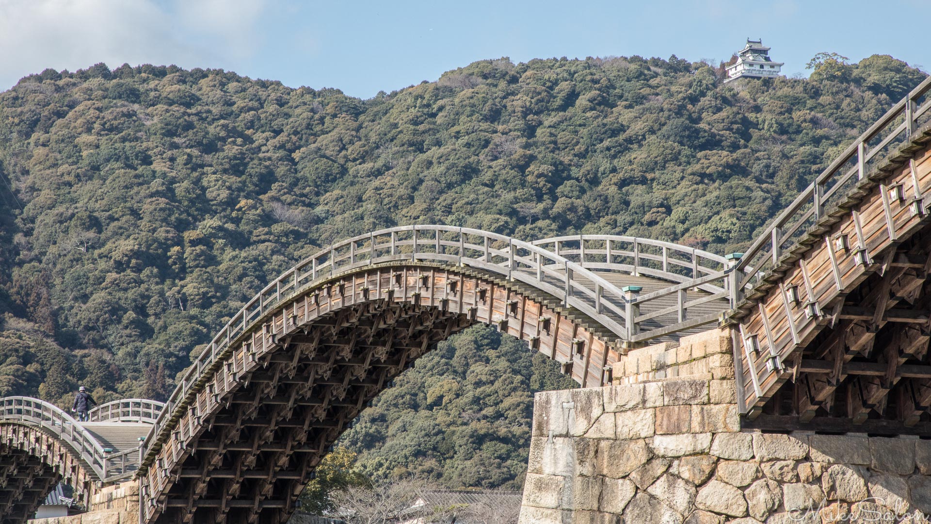 Castle and Bridge : The 1608 Iwakuni Castle overlooking the great 1673 five arched bridge, Kintai-kyo (0D0A7450.jpg)<br>Camera: Canon EOS 5D Mark IV